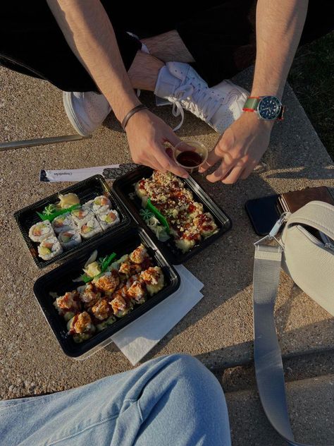 Date Night Pics Aesthetic, Sushi Picnic Date Aesthetic, Expensive Date Aesthetic, Date Ideas For New Couples Aesthetic, First Date Astetic, Park Dates Aesthetic, Teenage Date Ideas Aesthetic, Dating Aethstetic, Dates Vision Board