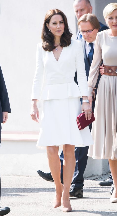 Looks Kate Middleton, Jenny Packham Dresses, Duchesse Catherine, Mcqueen Dress, Catherine Walker, Kate Middleton Photos, Middleton Style, Catherine Middleton, Kate Middleton Style