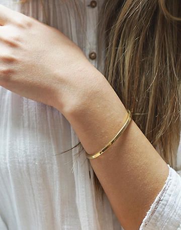 Bracelet In Gold For Women, Kadaa Gold For Women, Classic Gold Bracelet, Plain Gold Bracelet For Women, Solid Gold Bracelet For Women, Plain Gold Bangles Simple, Simple Gold Kada Design For Women, Hand Kada Gold For Women, Simple Gold Bracelets For Women