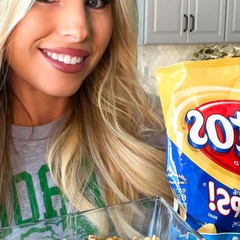 Macy Blackwell on Instagram: "Fiesta Corn Dip!🌽 An all-time favorite that I’ve made so many times for all occasions! Shared this on my blog a few years ago, but wanted to re-share here! A crowd-pleaser that everyone will want seconds of! Perfect for game day!🏈 Ingredients: 3 cans fiesta corn 1 cup sour cream 3/4 cup mayo 2 cups shredded cheddar 1 bunch chopped green onion Handful of chopped cilantro 1 tablespoon cumin 1 tablespoon elote seasoning (My original recipe is 1 teaspoon cayen Fiesta Corn Dip, Elote Seasoning, Macy Blackwell, Football Snacks, Corn Dip, Green Onion, Party Food Appetizers, Crowd Pleaser, Tortilla Chips