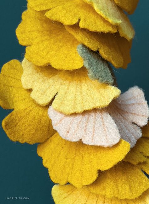 Felt Ginkgo Wreath Template & Tutorial - Lia Griffith Felt Leaves Diy Leaf Template, Ginko Leaf Craft, Ginkgo Leaf Art, Unique Fall Decor, Random Diys, Wreath Template, Ginkgo Art, Cozy Crafts, Felt Wreaths