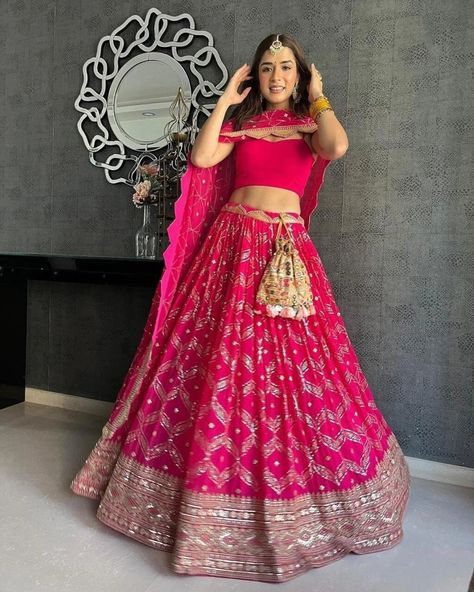 Bridesmaids Lehenga Choli Reception Sangeet Wear Legha Choli - Etsy India घाघरा चोली, भारतीय दुल्हन संबंधी, Red Lehenga Choli, Lehenga Choli Designs, Indian Wedding Lehenga, Bridesmaid Lehenga, Indian Lehenga Choli, Lehenga Designs Simple, Party Wear Lehenga Choli