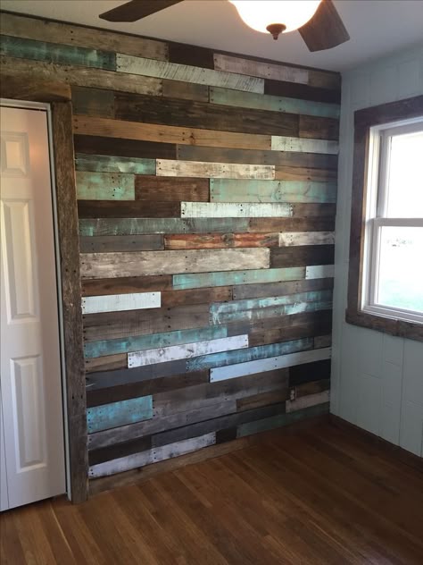 So proud of our nursery pallet wall ❤️ Penthouse Living, Diy Pallet Wall, Wood Wall Bathroom, Wood Plank Walls, Wood Pallet Wall, Fa Fal, Plank Walls, Pallet Decor, Pallet Wall