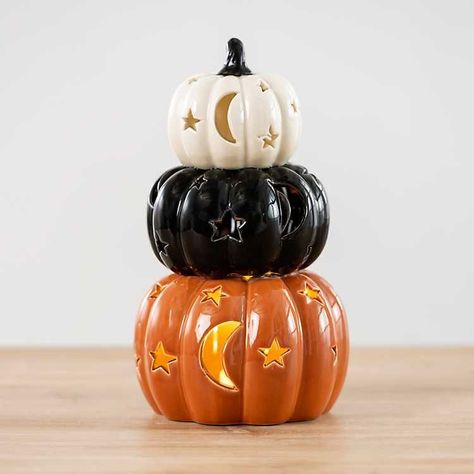 Pumpkin Pottery, Hallowen Ideas, Halloween Clay, Manualidades Halloween, Stacked Pumpkins, Pumpkin Candles, Halloween Charms, Halloween Candles, Ceramics Pottery Art