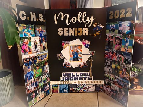 Senior night board idea Tri Fold Poster Board Ideas Graduation, Posterboard Sign Ideas Diy, Senior Night Softball Poster Board Ideas, Senior Tri Fold Board Ideas, Graduation Party Poster Boards, Cheer Senior Board Ideas, Senior Night Posters Trifold, Senior Hockey Night, Senior Softball Table Ideas