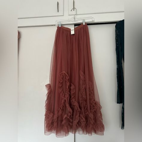 Stunning Anthropologie Tulle Skirt, Dusty Rose Color. Size Small. Has Elastic Band, Bnwt, Retailed For $138. Asking $100 Obo Godess Skirt, Anthropologie Tulle Skirt, Silver Midi Skirt, Anthropologie Tulle, Midi Skirt Pattern, Faux Leather Midi Skirt, Tiered Midi Skirt, Dusty Rose Color, Leather Midi Skirt