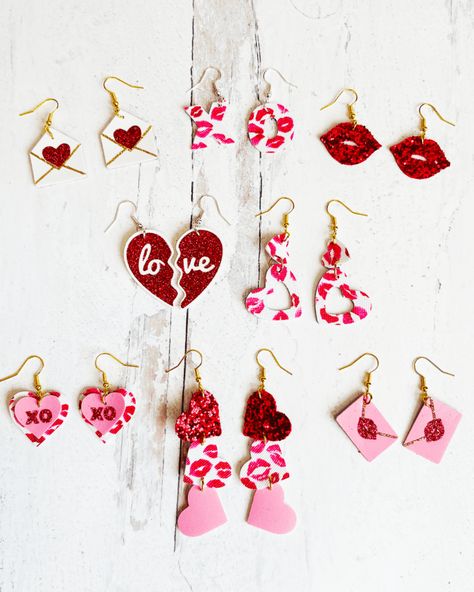 Register Now for the Valentine's Day Cricut Earrings Workshop. Video tutorial and all earring SVG included. Heart Explosion, Svg Earring, Cricut Earrings, Diy Leather Earrings, Earring Svg, Earring Hole, Valentines Earrings, Glitter Letters, Silhouette Ideas