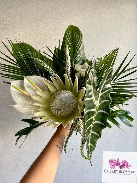 Palm Bridal Bouquet, Simple Tropical Bouquet, Bridesmaid Bouquet Tropical, Jungle Bouquet, White Tropical Flowers, Tropical Wedding Bouquets, Tropical Bouquet, Arctic Ice, Kauai Wedding