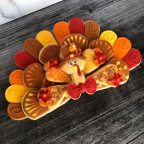 Thanksgiving Platter Cookies Decorated, Turkey Platter Cookies Decorated, 3d Turkey Cookie, Turkey Platter Cookies, Turkey Cookie Platter, Thanksgiving Cookie Platter, Cookie Thanksgiving, Thanksgiving Cookies Decorated, Easter Sugar Cookies Decorated