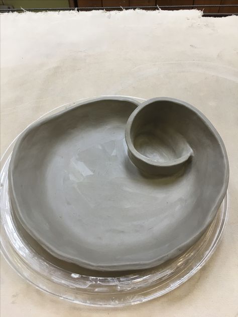 Pottery Chip And Dip Handmade, Clay Dipping Bowls, Ceramic Dipping Plate, Chips And Dip Pottery, Clay Chip And Dip Bowl, Ceramics Pottery Bowls, Slab Ceramics, Clay Plates, Pottery Platter