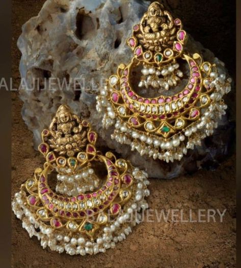 Temple Jewellery Earrings, Gold Temple Jewellery, Gold Earrings Models, Gold Earrings Wedding, Jewellery Bridal, Jewellery Wedding, Gold Jewelry Simple Necklace, Antique Jewellery Designs, Beaded Necklace Designs