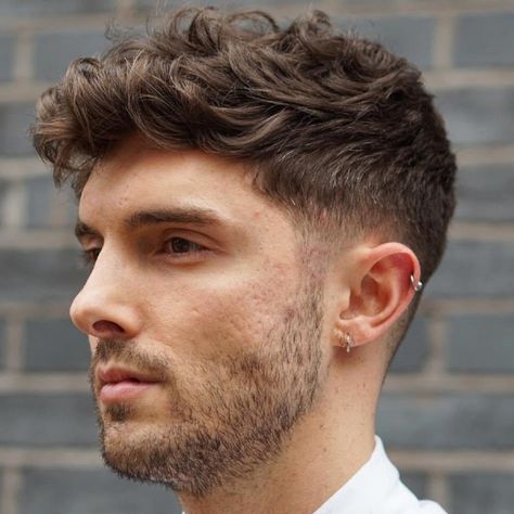 40 Statement Hairstyles for Men with Thick Hair Caesar Haircut, Boys Haircut, Kadeřnické Trendy, Thick Wavy Hair, Mens Hairstyles Thick Hair, Wavy Hair Men, Wavy Haircuts, Thick Curly Hair, Men Haircut Styles