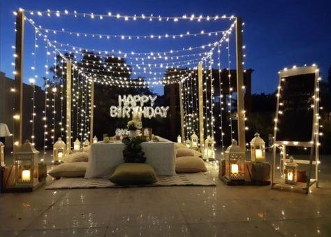 Bday Decoration For Boyfriend, 40th Birthday Hall Decorations, Roof Top Birthday Party Ideas, Roof Top Party Ideas, Rooftop Bday Party Ideas, 18th Birthday Hall Decorations, Roof Birthday Decoration, Rooftop Birthday Decor, Rooftop Decoration Ideas For Birthday