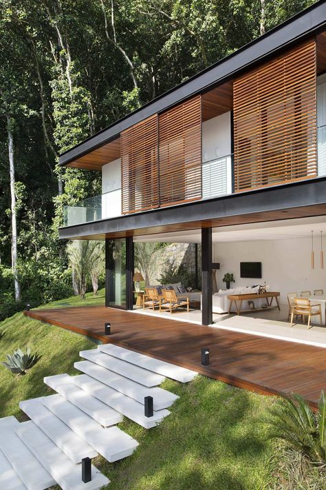 Chalet Modern, Tropical House, Hus Inspiration, Design Exterior, House Architecture Design, Brutalism, Portobello, Design Case, House Designs Exterior