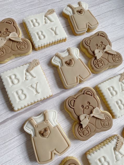 Biscotti Baby Shower Bebe, Galletas Baby Shower Boy, Brown Baby Shower Ideas, Baby Shower Biscuits, Baby Shower Oso, Baby Boy Cookies, Gender Reveal Baby Shower Themes, Bear Baby Shower Theme, Gender Reveal Party Theme