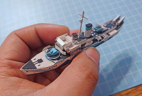 Titanic Papercraft, Ship Papercraft, Origami Ship, January Craft, Cool Crafts For Kids, Paper Miniatures, Craft Ideas With Paper, Ideas With Paper, Kids Craft Ideas