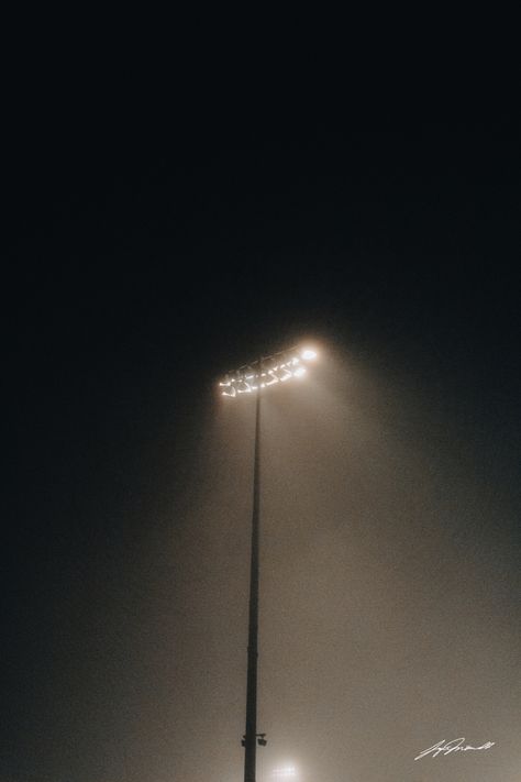 Football Night Aesthetic, Late Night Gaming Aesthetic, Football Game Aesthetic, Late Night Gaming, Night Jogging, Spotify Ideas, Misty Night, Fog Photography, Foggy Night