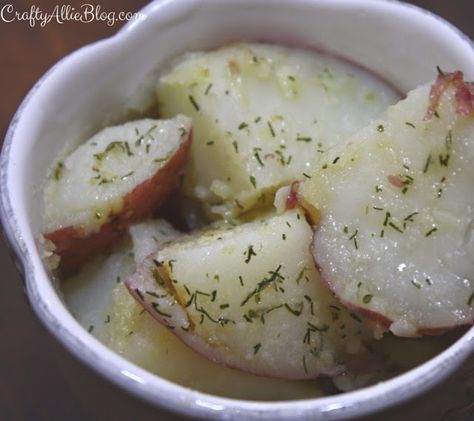 Crafty Allie: Copy Cat Boston Market Garlic and Dill New Potatoe... Boiled Red Potatoes, Dill Potatoes, Veggie Side Dish Recipes, Boston Market, Cooking Pork Chops, New Potatoes, How To Cook Asparagus, Veggie Side Dishes, Healthy Foodie