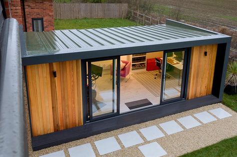 Garden Office Ideas, Garden Office Shed, Contemporary Garden Rooms, Garden Room Ideas, Building Garden, Summer House Garden, Backyard House, Backyard Office, Outdoor Room