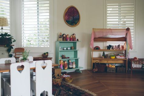 Creating Space for Play - How to Set up a Waldorf Inspired Play Space - Natalie Trusler Waldorf Playroom, Waldorf Play, Montessori Playroom, Sand Play, Open Ended Toys, Simple Toys, Op Shop, Play Spaces, Free Play