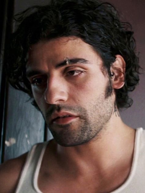 Oscar Isaac as Marcus in "The Life Before Her Eyes" (2007) Father Abandonment, Isaac Oscar, Werewolf Au, Magnolia Pictures, Poe Dameron, Photographie Portrait Inspiration, Oscar Isaac, Chat With Friends, Zoo Wee Mama