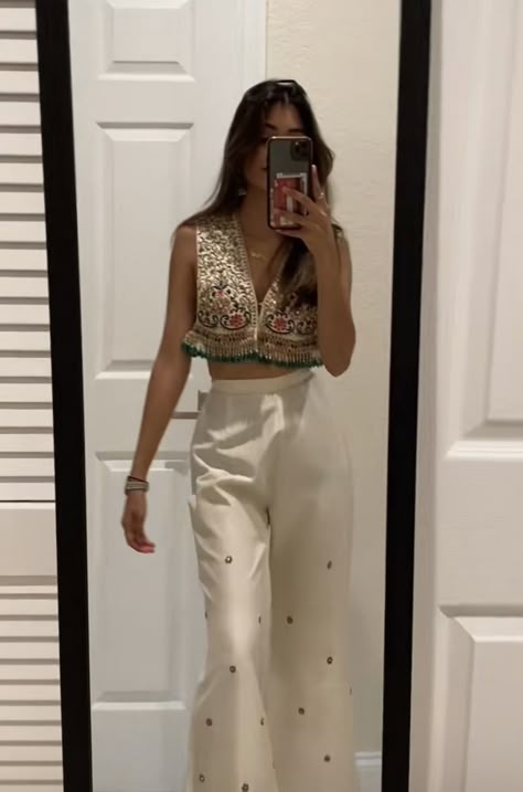 Dresses Trendy Party, Modern Party Wear, Diwali Outfit Ideas, Plazo Pant, Indian Outfits Modern, Trendy Party Dresses, Trendy Outfits Indian, Diwali Outfits, Indian Outfits Lehenga