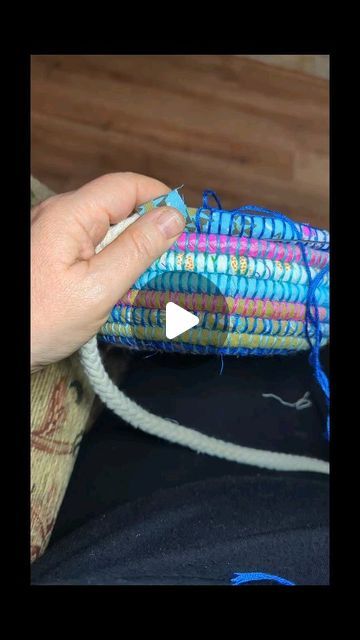 Fabric Scrap Bowl, Basket From Fabric Scraps, Rag Baskets How To Make, Fabric Coiled Baskets Diy, Textile Basket Tutorial, How To Make Rope Baskets, Rope Bowls Diy How To Make, Fabric Baskets Diy, Rope Baskets Diy Tutorials