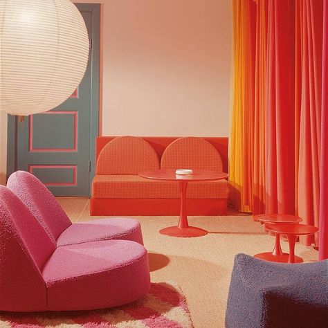 Old is gold. One of Kvadrat's first showrooms designed in the early 70s by Nanna Ditzel in her favourite colours pink and turquoise. #nannaditzel #kvadrattextiles #heritage #archives #pink #orange #lovecolour #70s #design #danishdesign #kvadrat 60s Interior, 70s Interior Design, Nanna Ditzel, Casa Retro, 70s Interior, Retro Interior Design, 70s Home, 70s Home Decor, Danish Furniture Design