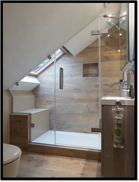 Under Stairs Bathroom, Stairs Bathroom, Small Attic Bathroom, Ideas Baños, Attic Bedroom Designs, Small Bathroom Layout, Loft Bathroom, Attic Design, Attic Bathroom