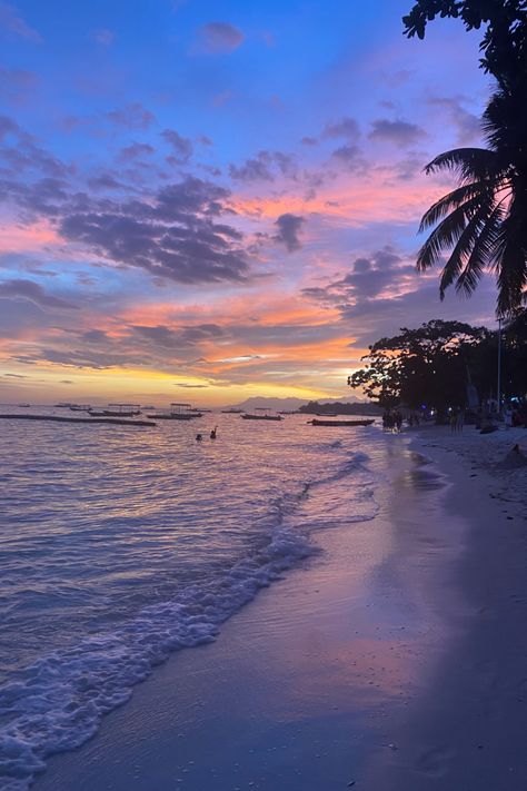 Captivating Colors of Paradise. #SunsetLovers #ParadiseEscape #TropicalSunset #BeachVibes #Serenity #NaturePhotography #SunsetMagic #Wanderlust #TravelInspiration Paradise Aesthetic, Tropical Sun, Luxury Lifestyle Dreams, Tropical Getaways, Bahamas, Luxury Lifestyle, Hanging Out, Eden, Travel Inspiration