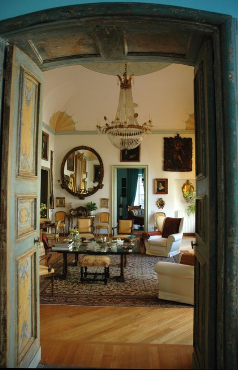 Palazzo Pantelleria Italian Aesthetic Interior, Sicily House Interior Design, Sicily Interior, Italian Apartment Interior, Sicilian Home, Roman Apartment, Sicilian Villa, Neoclassical Villa, Italian Apartment