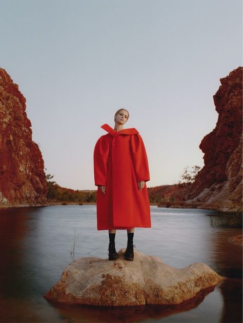 Abby Champion & Adual Akol Vogue Ukraine 2020 Cover Fashion Editorial Abby Champion, Vogue Ukraine, Mode Editorials, Alfred Stieglitz, Tim Walker, Photographie Inspo, Body Of Water, Fashion Photography Inspiration, Foto Art