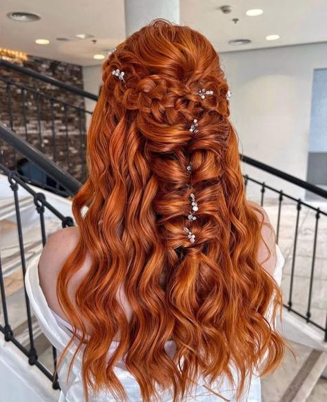 Ginger Hair Wedding Hairstyles, Ginger Bride Hair, Ginger Wedding Hairstyles, Auburn Wedding Hair, Colours For Braids, Red Head Hairstyles, Ginger Wedding Hair, Wedding Hairstyles Red Hair, Ginger Bride