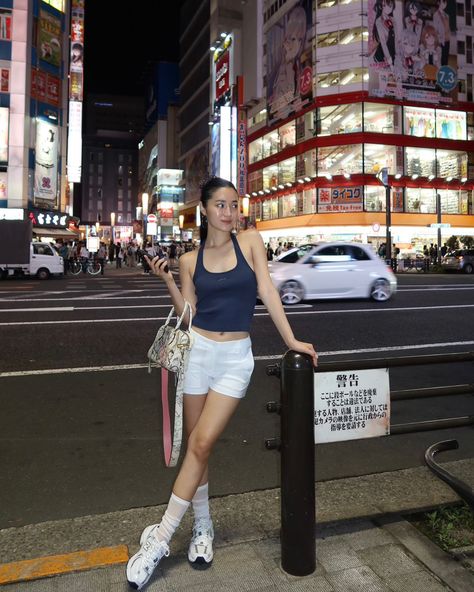 day 5: Saturday night in Akihabara 🎮🍜🌃 -grabbed ramen at Akihabara Menya Musashi Bujin -checked out some video game & anime stores but the most interesting store was the adult store 🤣🙂‍↔️ -if ur into electronics def check out Yodobashi Akiba! -we wanted to check out Imtiaz’s camera market for vintage cameras but they closed early 🥺 #tokyodiaries Night Market Aesthetic, Fit Check Poses, Anime Stores, Poses Asian, Hongkong Outfit, Japan Fits, Friends Pose, Japan Outfits, Bangkok Fashion