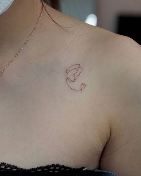 𝐄𝐄 on Instagram: “. butterfly ✨” Collar Bone Tattoo Small, Self Tattoo, Collar Tattoo, Collarbone Tattoos, Fingerprint Tattoos, Mirror Tattoos, Clavicle Tattoo, Small Back Tattoos, Collarbone Tattoo