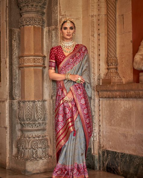 CATALOG: 14325 Price Range Rs. 1895/- Garb These Party Wear Saree in Fine Colored. These Saree And Blouse is Fabricated On S V P Silk. Its Beautified With Weaving Jari Border Pallu Designer With Printed. Just click on the link for any assistance: https://wa.me/919409462680 #ShortKurti #CasualWear #Fancy #Ethnic #Designer #Kurti #ShortKurti #Smart #Dress #Saree #SalwarKameez #EthnicDress #LoveForEthnic #FestiveWear #Shopping #Family #Gift #Girlish #Wedding #Function #Party #HerDress #Wardro... Lehenga Crop Top, Dress Saree, Saree And Blouse, Grey Saree, Lehenga Choli Wedding, Floral Lehenga, Party Wear Lehenga Choli, Patola Saree, Maroon Blouse