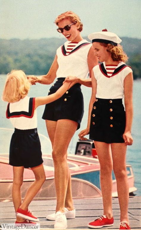 Sailor Shorts Outfit, Nautical Theme Outfit, Sailor Outfit For Women, Nautical Fashion Women, Sailor Clothes, 1950s Shorts, Sailor Theme, Marine Outfit, 60s Women