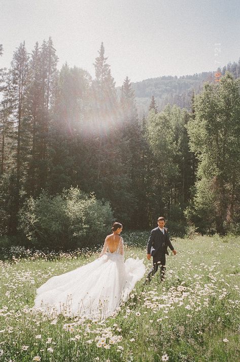 TOP COLORADO WEDDING VENUES of 2024 | MOUNTAIN VENUES - Calluna Events Mountains Wedding Photoshoot, Mountain Spring Wedding, Small Mountain Wedding, Colorado Mountain Wedding Venues, Montana Wedding Venues, Dunton Hot Springs, Garden Elopement, Outdoorsy Wedding, Vail Wedding