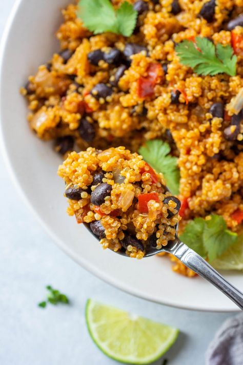 Black Bean And Quinoa Recipes, Quinoa With Black Beans, Southwest Quinoa Recipes, Spanish Style Quinoa, Mexican Style Quinoa, Quinoa Beans Recipes, Southwest Side Dishes, Quinoa And Beans Recipes, Southwest Quinoa Bowl