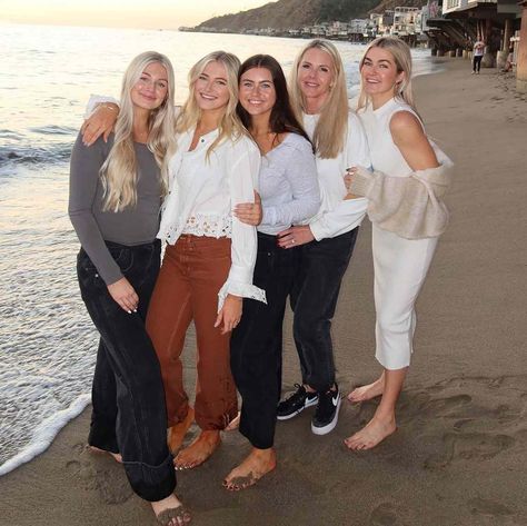 'DWTS' Lindsay Arnold Celebrates First Thanksgiving as Family of 4: 'Beyond Blessed' The Arnold Sisters, Jensen Arnold, Lindsey Arnold, Brynley Arnold, Rylee Arnold, Family Snap, Lindsay Arnold, Celebrity Siblings, Cinderella Costume