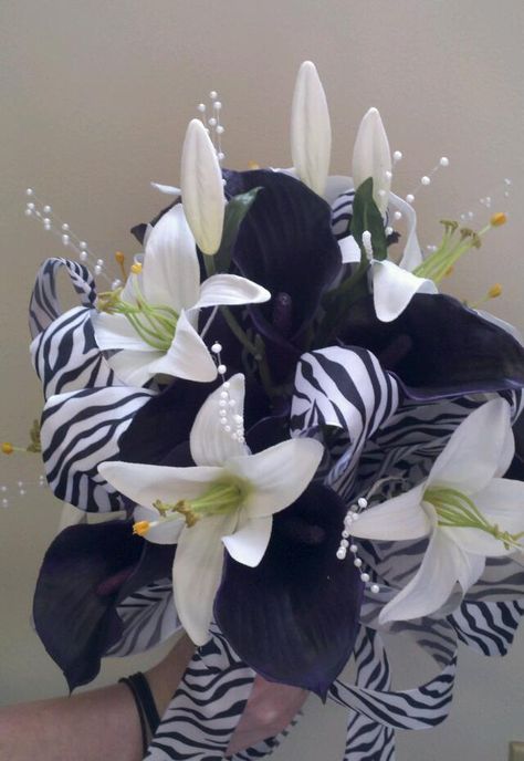 Zebra wedding bouquet  Simplysilksfw.com Zebra Print Wedding, San Diego Zoo Wedding, Zebra Wedding, Wedding Area, Leopard Wedding, Zebra Flowers, Aqua Flowers, Backyard Wedding Dresses, Simple Beach Wedding