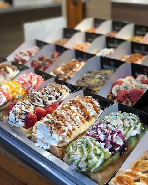 Waffle Truck Ideas, Belgian Waffles Toppings, Waffles Toppings, Gilmore Girls Food, Waffle Truck, Food Project, Mother Daughter Trip, Yummy Alcoholic Drinks, Waffle Toppings