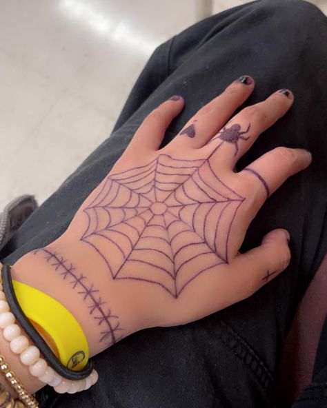 Spiderweb Hand Drawing, Hand Tattoos With Marker, Spider Web Hand Tattoos For Women, Hand Tattoos Spiderweb, Spider Web Stick And Poke, Hand Tattoo Spider Web, Spider Web Drawing On Hand, Spider Hand Drawing, Spider Web Wrist Tattoo