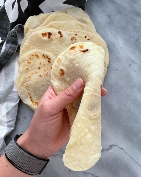 Soft Sourdough Discard Tortillas - Craving Nomz Sourdough Discard Tortillas, Sourdough Tortilla, Discard Tortillas, Sourdough Tortillas Recipe, Sourdough Tortillas, Fresh Tortillas, Discard Recipes, Bon Apetit, Tortilla Recipe