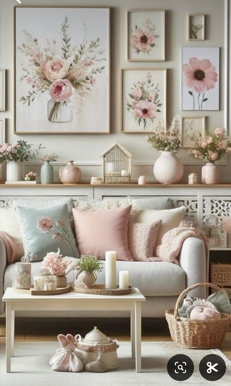 Pink Farmhouse Living Room, Floral Living Room Decor, Spring Living Room Decor, Shabby Chic Home Decor, Floral Home Decor, Classy Decor, Shabby Chic Living Room, Casa Vintage, Floral Decorations