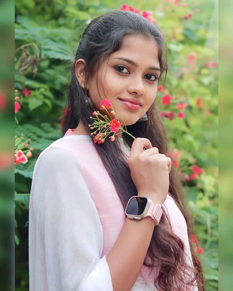 haritha | @_neha_g._____ ❤✨ | Instagram Smart Hairstyles, Men Fashion Photo, Drawing Couple Poses, Nicki Minaj Pictures, New Photo Style, Gals Photos, Best Poses For Photography, Celebrity Fashion Looks