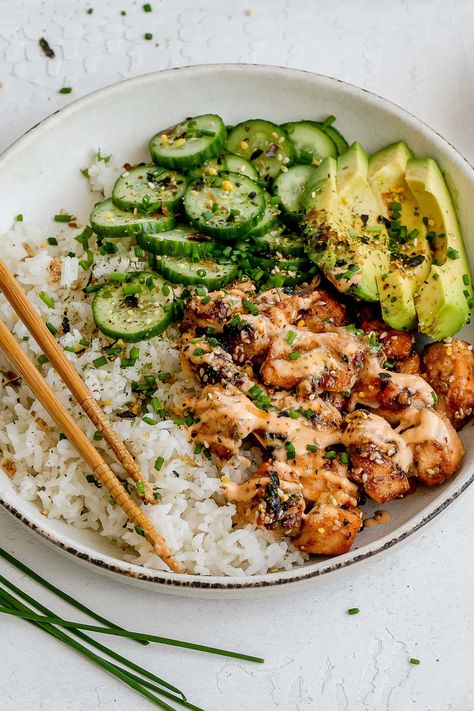 Spicy Salmon Bowls with Coconut Rice Spicy Salmon Bowls With Coconut Rice, Coconut Rice Salmon Bowl, Salmon Bowl With Coconut Rice, Coconut Rice With Salmon, Dinner Ideas Balanced, Clean Comfort Food, Halibut Rice Bowl, Low Cal Pescatarian Recipes, Salmon And Coconut Rice