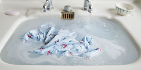 Hand-Washing Clothing Tips - How to Best Hand-Wash Your Clothes Washing Clothes By Hand, Diy Fabric Softener, Handwashing Clothes, Cleaning Painted Walls, Stain On Clothes, Laundry Stains, Clothing Tips, Delicate Clothes, Deep Cleaning Tips