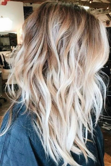 Hair Inspiration Blonde, Blonde Lowlights, Blonde Balayage Hair, Bright Blonde Hair, Balayage Hair Color Ideas, Blond Ombre, Blond Balayage, Latest Hair Color, Balayage Hair Color