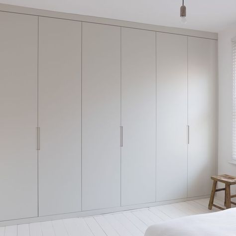 Floor to ceiling fitted wardrobe                                                                                                                                                                                 More Floor To Ceiling Wardrobes, Ideas Armario, Garderobe Design, Dressing Design, Bedroom Built In Wardrobe, Ikea Closet, Bedroom Cupboards, Wardrobe Door Designs, Built In Cupboards